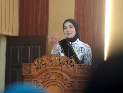 Purnama Wulan Sari Mirza Lantik Lima Ibunda Guru