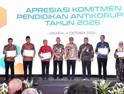 *KPK Berikan Penghargaan kepada Provinsi Lampung atas Meraih Penguatan Pendidikan Antikorupsi*